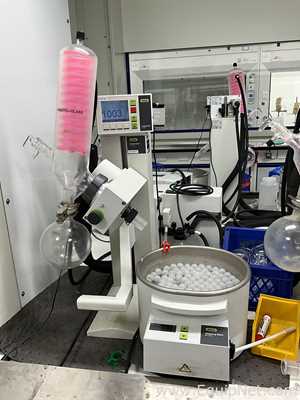 Buchi Labortechnik AG R-100 Evaporator With B-100 Heating Bath V-300 Vacuum Pump and I-100 Interface