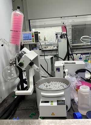 Buchi Labortechnik AG R-100 Evaporator With B-100 Heating Bath V-300 Vacuum Pump and I-100 Interface