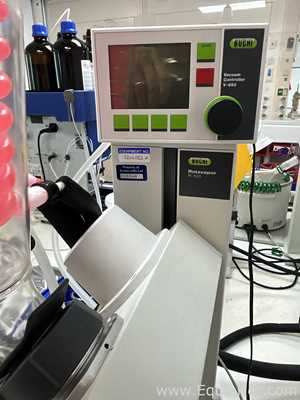 Buchi R-100 Rotary Evaporator with B-100 Heating Bath and V-300 Vacuum Pump