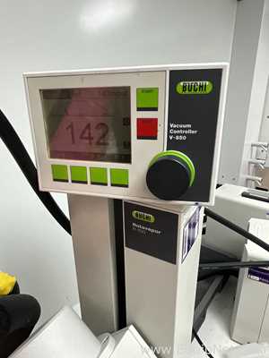 Buchi R-100 Rotary Evaporator with B-100 Heating Bath and V-300 Vacuum Pump