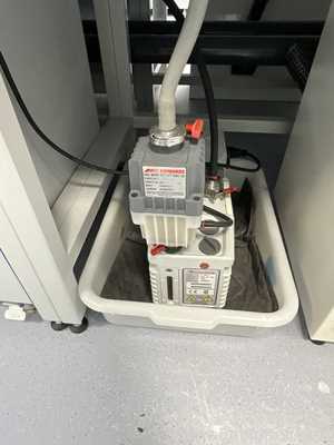 Gallenkamp OVA031.XX1.5 Laboratory Vacuum Oven with Edwards ELab2 Vacuum Pump