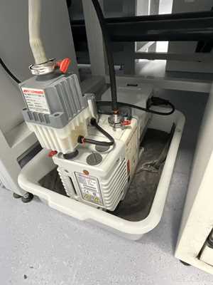 Gallenkamp OVA031.XX1.5 Laboratory Vacuum Oven with Edwards ELab2 Vacuum Pump