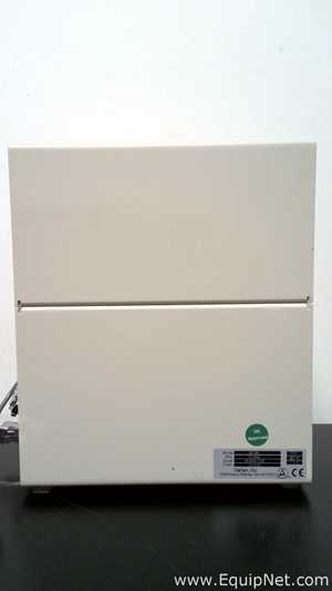 Varian VK 8000 Auto Sampler with Varian VK 806 Syringe Pump