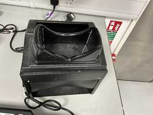 Analytik Jena UVP UVGL-58 Handheld UV Lamp With UVP Chromato-Vue Cabinet