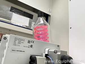 Buchi Labortechnik AG R-210 Evaporator With B-491 Heating Bath V-700 Vacuum Pump and V-850 Interface