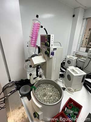 Buchi R-210 Evaporator with B-491 Heating Bath, V-700 Vacuum Pump and F-305 Recirculating Chiller
