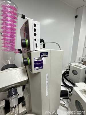 Buchi R-210 Evaporator with B-491 Heating Bath, V-700 Vacuum Pump and F-305 Recirculating Chiller