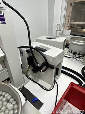 Buchi R-100 Rotary Evaporator with B-100 Heating Bath and V-300 Vacuum Pump