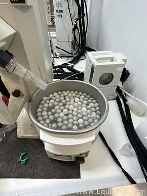 Buchi R-210 Evaporator with B-491 Heating Bath, V-700 Vacuum Pump and F-305 Recirculating Chiller -R