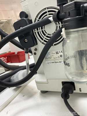 Buchi R-100 Rotary Evaporator with B-100 Heating Bath and V-700 Vacuum Pump