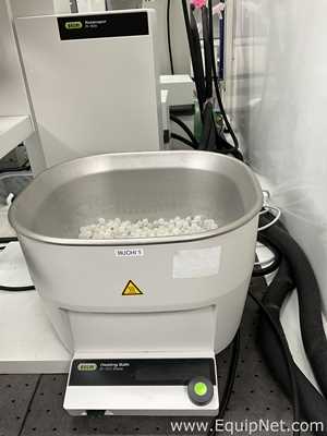Buchi R-300 Rotary Evaporation System with B-300 Base Heating Bath and V-300 Vacuum Pump - R