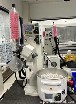 Buchi Labortechnik AG R-210 Evaporator With B-491 Heating Bath V-700 Vacuum Pump and V-850 Interface