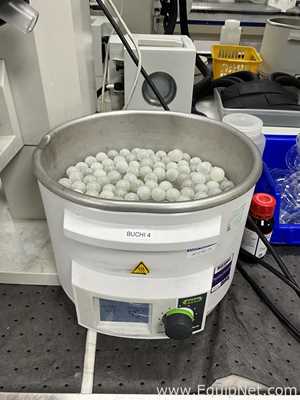 Buchi Labortechnik AG R-210 Evaporator With B-491 Heating Bath V-700 Vacuum Pump and V-850 Interface