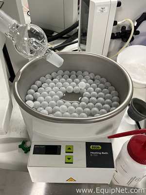 Buchi R-100 Rotary Evaporator with B-100 Heating Bath and V-300 Vacuum Pump
