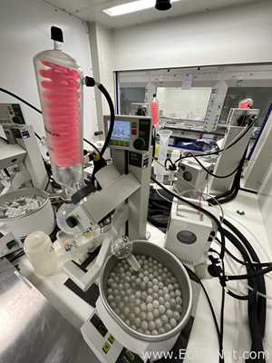 Buchi R-100 Rotary Evaporator with B-100 Heating Bath, V-700 Vacuum Pump and F-314 Recirc Chiller