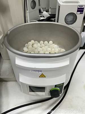 Buchi Labortechnik AG R-210 Evaporator With B-491 Heating Bath V-700 Vacuum Pump and I-100 Interface