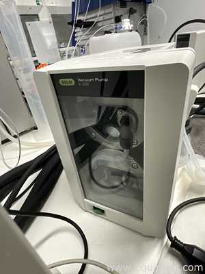 Buchi R-100 Rotary Evaporator with B-100 Heating Bath and V-300 Vacuum Pump