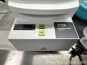 Buchi R-100 Rotary Evaporator with B-100 Heating Bath and V-300 Vacuum Pump