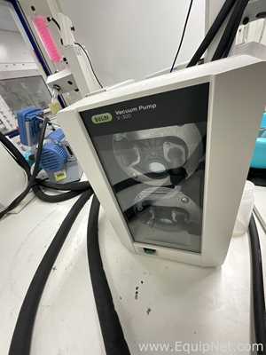 Buchi R-100 Rotary Evaporator with B-100 Heating Bath and V-300 Vacuum Pump