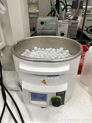 Buchi Labortechnik AG R-210 Evaporator With B-491 Heating Bath V-700 Vacuum Pump and V-850 Interface