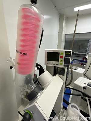 Buchi R-100 Rotary Evaporator with B-100 Heating Bath, V-300 Vacuum Pump and Edwards Vacuum Pump