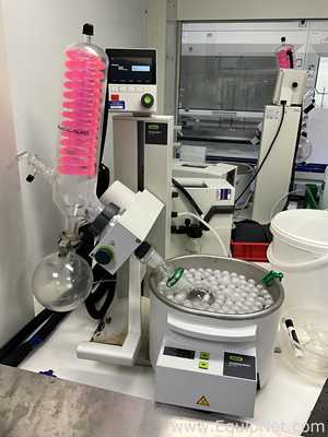 Buchi R-100 Rotary Evaporator with B-100 Heating Bath, V-300 Vacuum Pump and Huber Minichiller 300