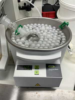 Buchi R-100 Rotary Evaporator with B-100 Heating Bath, V-300 Vacuum Pump and Huber Minichiller 300