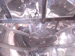 Powder mixer