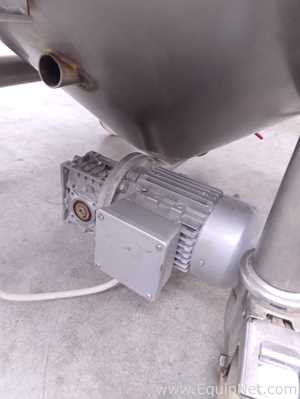 Powder mixer