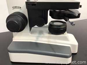 Microscópio VWR 89404-472