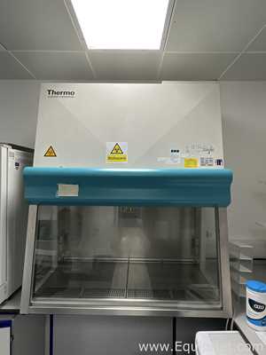 Cabine de Segurança Biológica Thermo Electron Corporation HeraSafe KS12