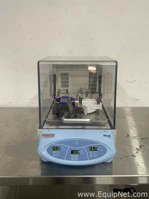 Thermo Scientific MaxQ 4450 Incubating Orbital Shaker