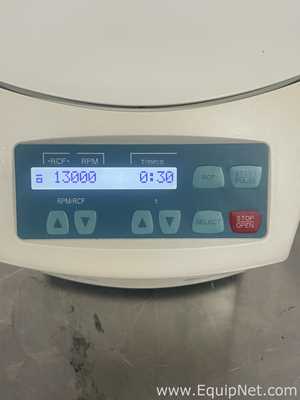 lote de  2 Centrífuga para Laboratórios Hettich Mikro 185