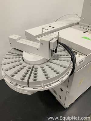 Hewlett Packard 6890 Gas Chromatograph with Sample Tray