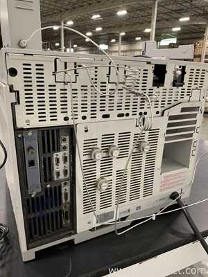 Hewlett Packard 6890 Gas Chromatograph with Sample Tray