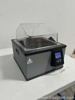Banho Maria e Circulador Polyscience WBE10