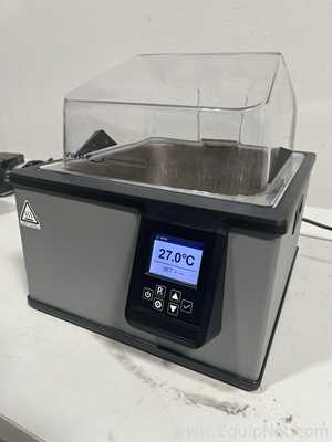 Banho Maria e Circulador Polyscience WBE10