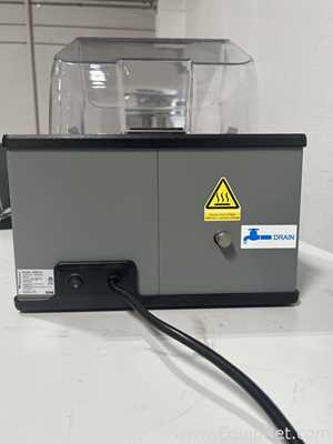 Banho Maria e Circulador Polyscience WBE10