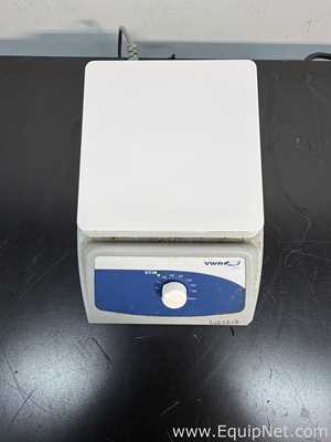Lot of IKA C-Mag HS 7 Digital Hot Plate Stirrer and VWR 12365-380 620-S Analog Stirrer