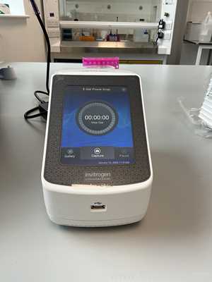 Invitrogen E-GEL Power Snap Electrophoresis Device