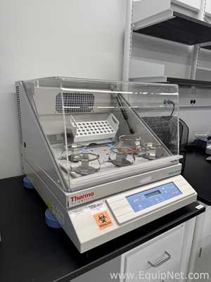 Thermo Fisher Scientific MaxQ 420 HP SHKE420HP Incubated Tabletop Orbital Shaker