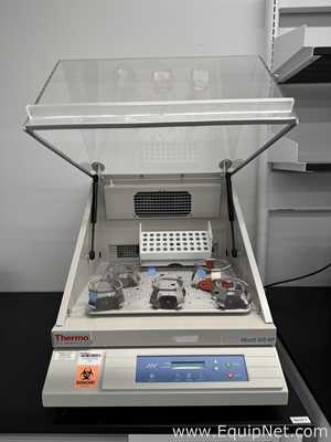 Thermo Fisher Scientific MaxQ 420 HP SHKE420HP Incubated Tabletop Orbital Shaker