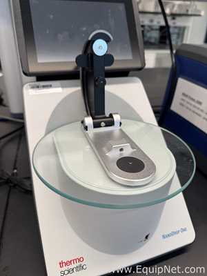 Thermo Scientific NanoDrop One Microvolume UV-Vis Spectrophotometer