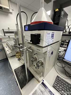 Gilson UV/VIS-159 HPLC System with GX-281 Liquid Handler