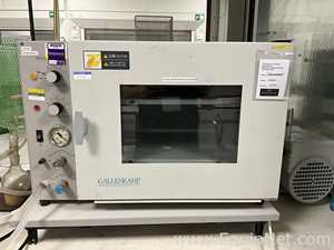 Gallenkamp OVA031.XX1.5 Laboratory Vacuum Oven with Edwards ELab2 Vacuum Pump