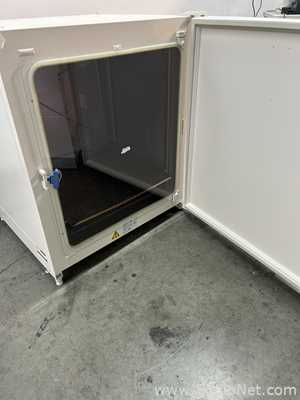 Incubadora Thermo Scientific HERAcell 240i