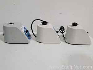 lote de  3 Misturador para Laboratórios VWR Mini Vortex mixer