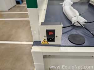 Unknown Zaip-2402-02 Fume and Flow Hood
