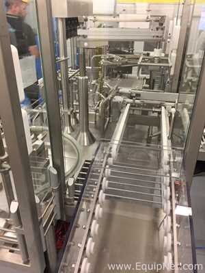 Groninger syringe filling line under RABS, with IPC, tub unwrapping and unpeeling