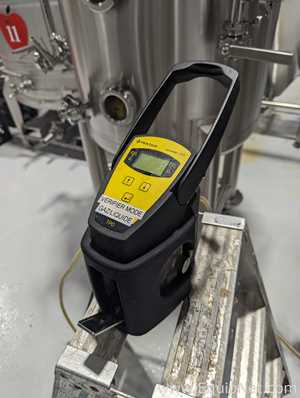 Haffmans c-DGM CO2 and O2 Analyzer with Can Piercer